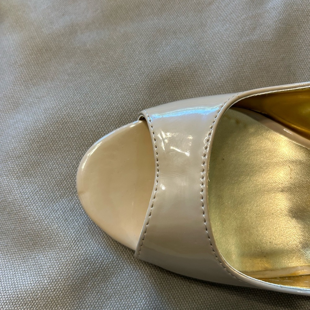 Rampage tan/bisque Heels with Elegant Peep-Toe Design